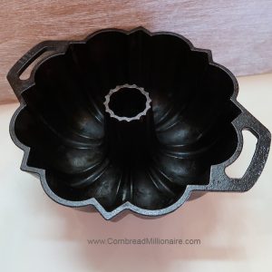 Lodge Legacy Series Cast-Iron Fluted Cake Pan