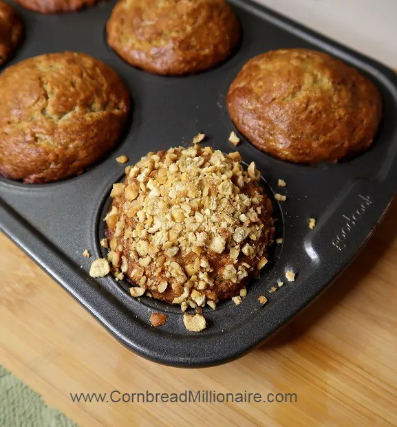 Crunchy Banana Bread Muffins